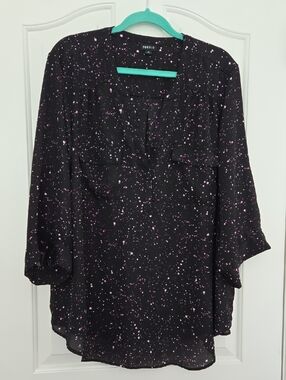 Torrid 3X Black Pink Speckle Popover Blouse | Roll‑Tab Sleeves, V‑Neck Flowy Top